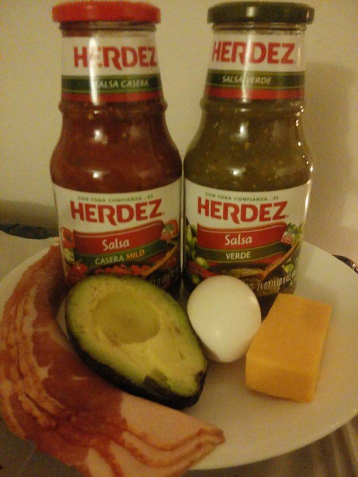 HERDEZ Baked Egg Avocado Bowl Prep